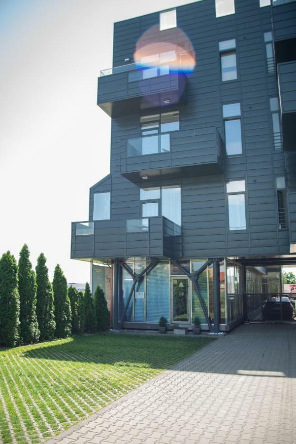 Apartments Steel Residence- Tesla Drive Experience Timişoara Exterior foto